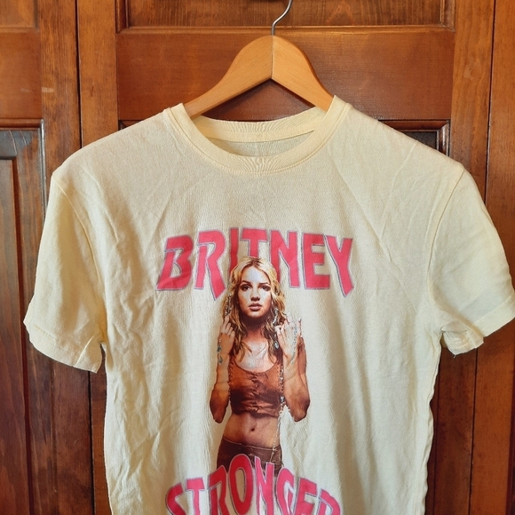 Britney Spears Britney Stronger pale yellow graphic short sleeve t-shirt size XS - Picture 3 of 9